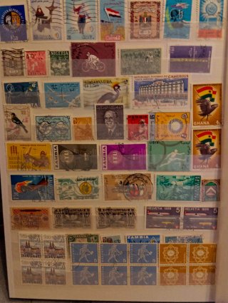 Clasificador Sellos Varios Países w-1