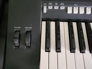 Teclado YAMAHA PSR-S750
