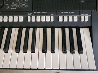 Teclado YAMAHA PSR-S750