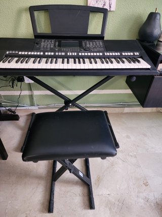 Teclado YAMAHA PSR-S750
