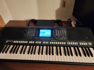 Teclado YAMAHA PSR-S750