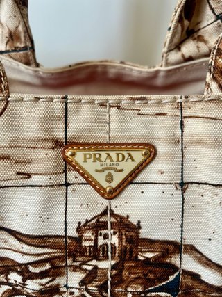Borsa Prada Canapa in tela beige e marrone con stampa di paesaggio di campagna