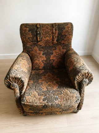 Sillón antiguo estampado floral