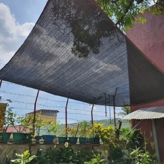 Toldo de 3x3 negro para exterior.