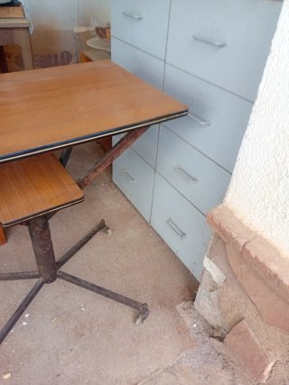 Mesa auxiliar vintage madera y metal