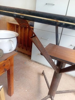 Mesa auxiliar vintage madera y metal