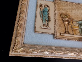 Bonito cuadro decorativo en relieve estilo clásico
