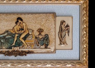 Bonito cuadro decorativo en relieve estilo clásico