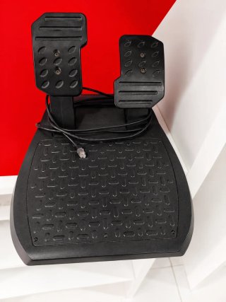 Volante Thrustmaster Ferrari T80