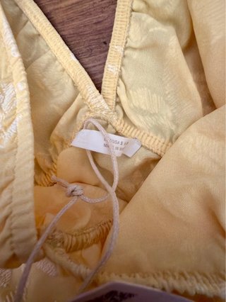 Top Zara amarillo floral talla única