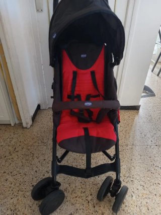 Carro de paseo Chicco negro y rojo