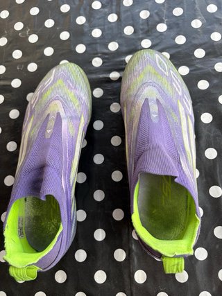 Botas de fútbol Adidas F50 gama alta niño.