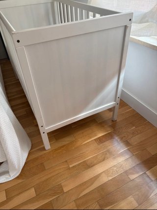 Cuna bebé blanca