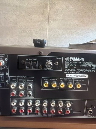 Amplificador Yamaha RX-V420RDS 5.1 radio CD
