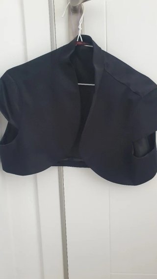 Bolero negro de raso talla única