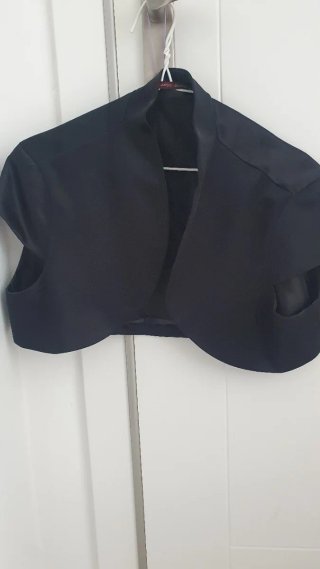 Bolero negro de raso talla única