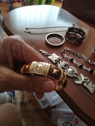 Lote de pulseras variadas
