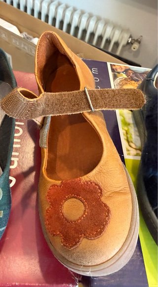 Lote 4 pares zapatos niña talla 32