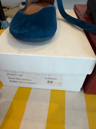 Lote 4 pares zapatos niña talla 32