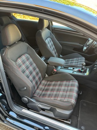 Volkswagen Golf GTI 7