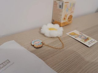 Imán Labubu Toasty Snow Baby Fluffy & Cozy Popmart