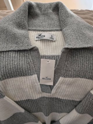 Jersey Hollister Rayas Gris Blanco Talla S