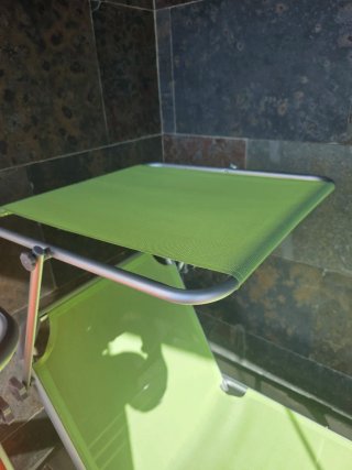 Tumbonas plegables naranja y verde