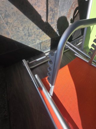 Tumbonas plegables naranja y verde
