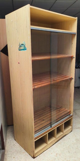 Mueble expositor madera y cristal