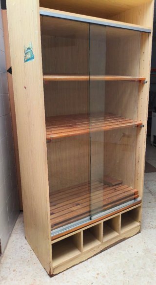 Mueble expositor madera y cristal