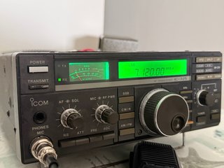ICOM IC-725 HF Transceiver