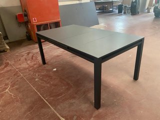 Mesa extensible aluminio y cristal 187-244 cm
