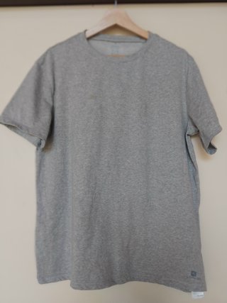 Lote 2 camisetas Decathlon, azul y gris