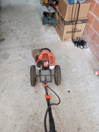 Desbrozadora Anova con ruedas
