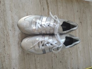 Deportivas Bikkembergs plateadas y blancas