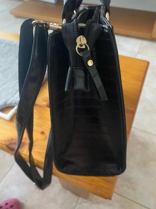 Borsa a mano con tracolla nera
