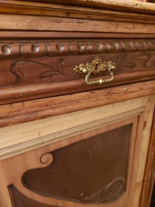 Muebles antiguos de nogal tallado