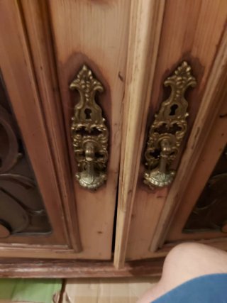 Muebles antiguos de nogal tallado