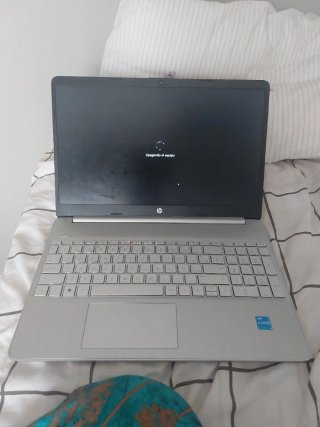 Ordenador HP Plata Nuevo. URGE VENDERLO!