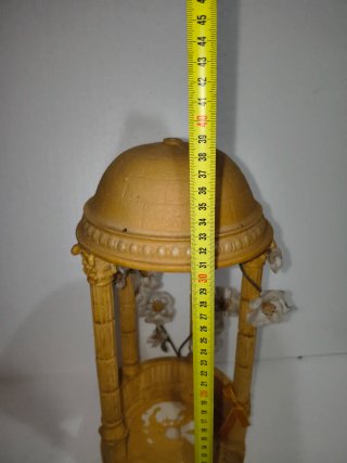 Cúpula decorativa con flores