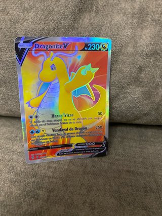 Carta Pokémon Dragonite V