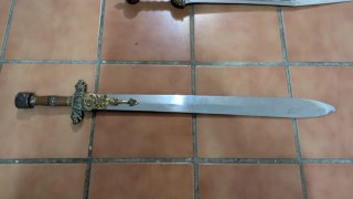 Espadas medievales decorativas