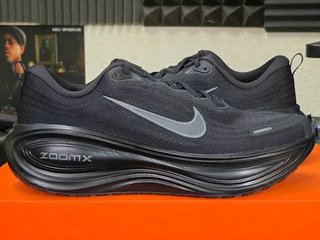 Nike Vomero Plus sin estrenar