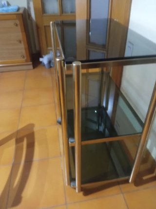 Mesa auxiliar cristal con ruedas