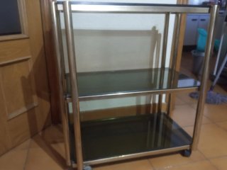 Mesa auxiliar cristal con ruedas