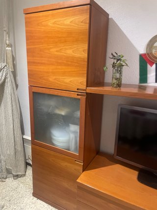 Mueble de salón madera y cristal