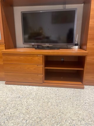 Mueble de salón madera y cristal