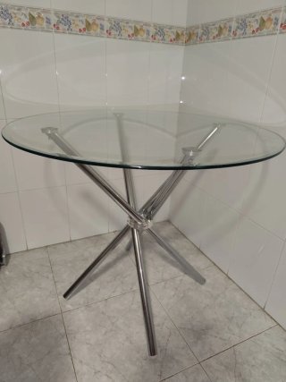 Mesa redonda cristal y metal plateado