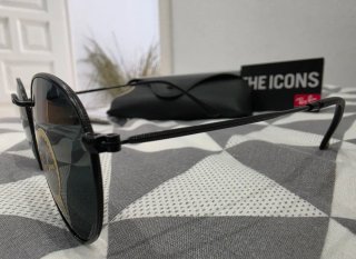 Gafas de sol Ray-Ban negras redondas