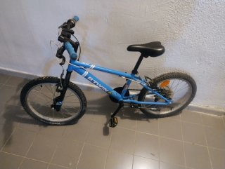 Bicicleta infantil Btwin azul